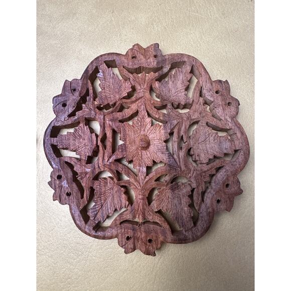Vtg Cottagecore Trivet Teak Wooden Hand Carved Inlay Intricate 5" Made In India - Picture 3 of 4